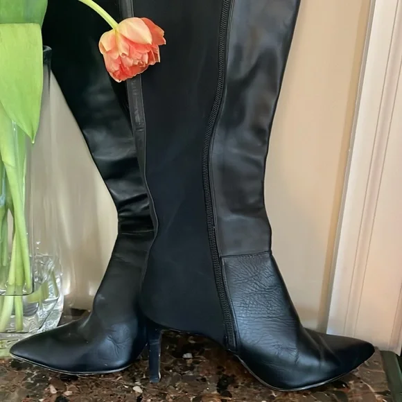 Calvin Klein. 8 1/2. Medium  Good for wide calves - Picture 2 of 3